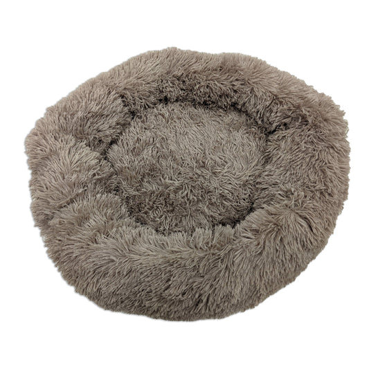 Cama pet redonda e felpuda na cor marrom, modelo macio tipo nuvem, com 60 cm de diâmetro.