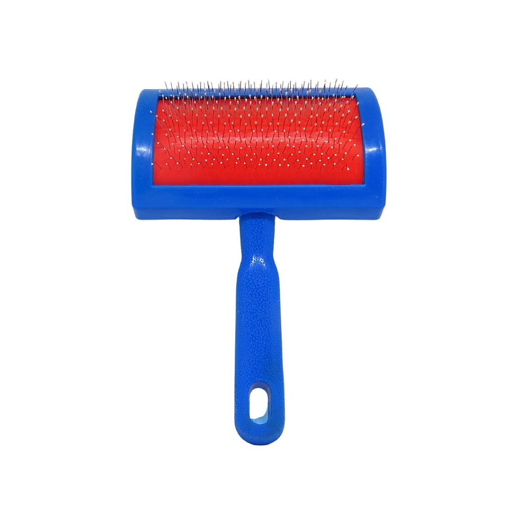 Rasqueadeira média para cães e gatos com cerdas metálicas, cabo anatômico e base curva, ideal para remover pelos soltos, desembaraçar e cuidar da pelagem.