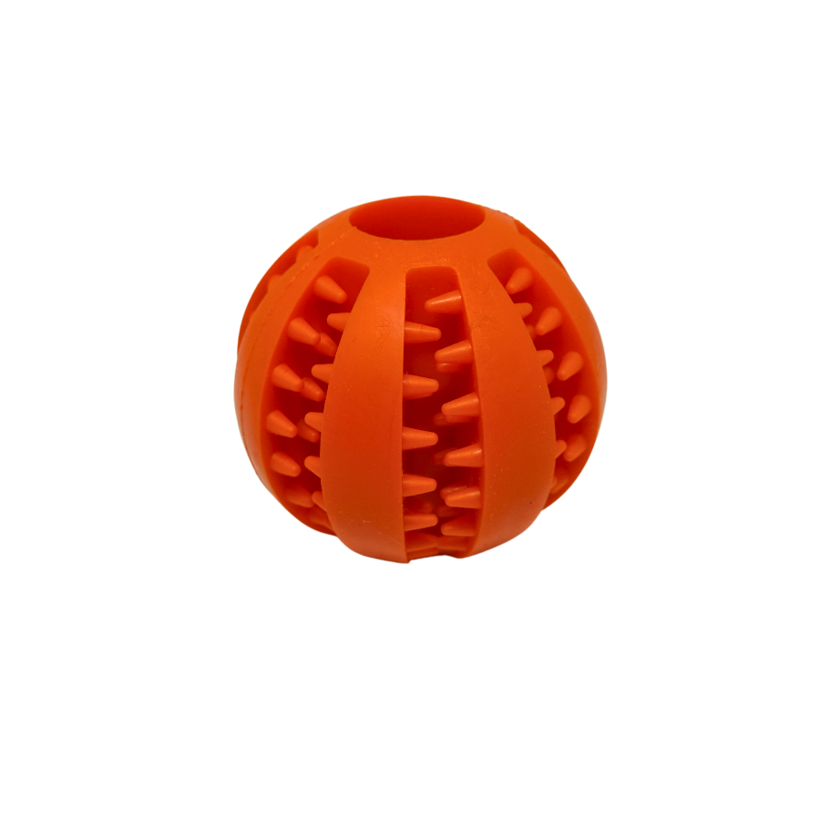 Bola mordedora dental laranja para cães com textura em relevo para limpeza dos dentes.