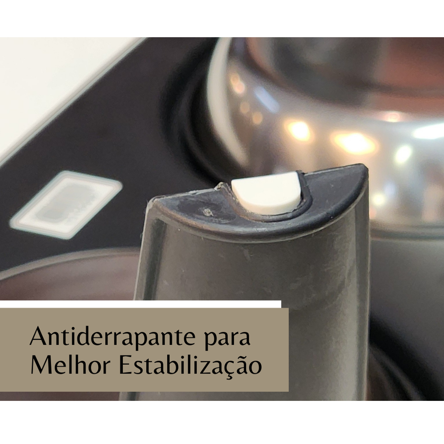 Comedouro elevado pet com apoio antiderrapante para melhor estabilização.