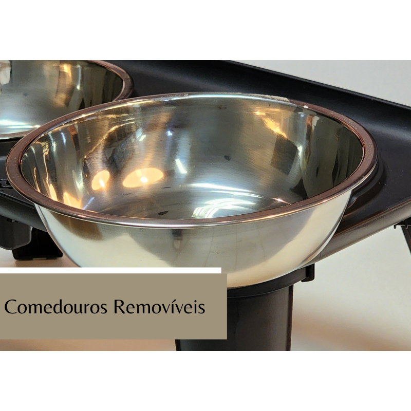 Comedouro elevado pet com comedouros removíveis de inox e estrutura preta.