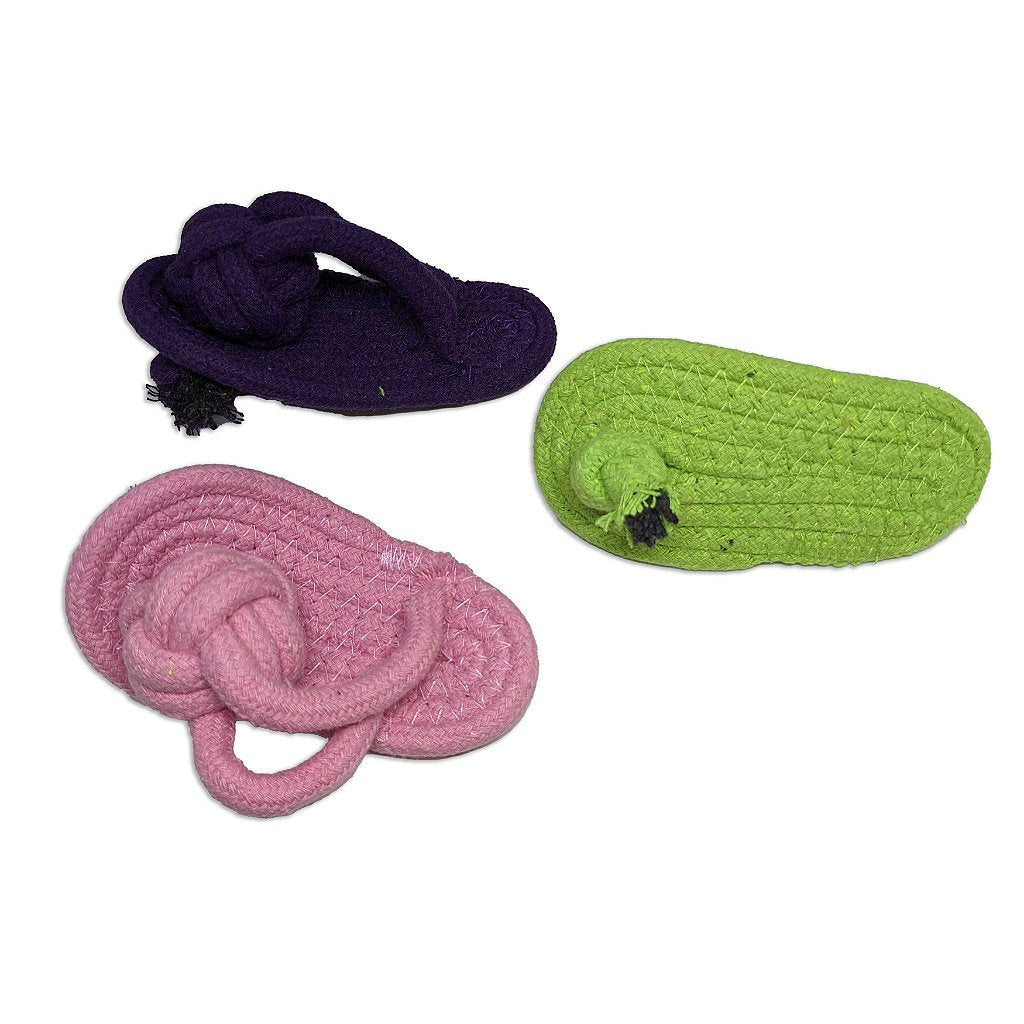 Brinquedo chinelo de corda para cachorro, resistente e colorido, ideal para morder, puxar, brincar e estimular o pet no dia a dia.