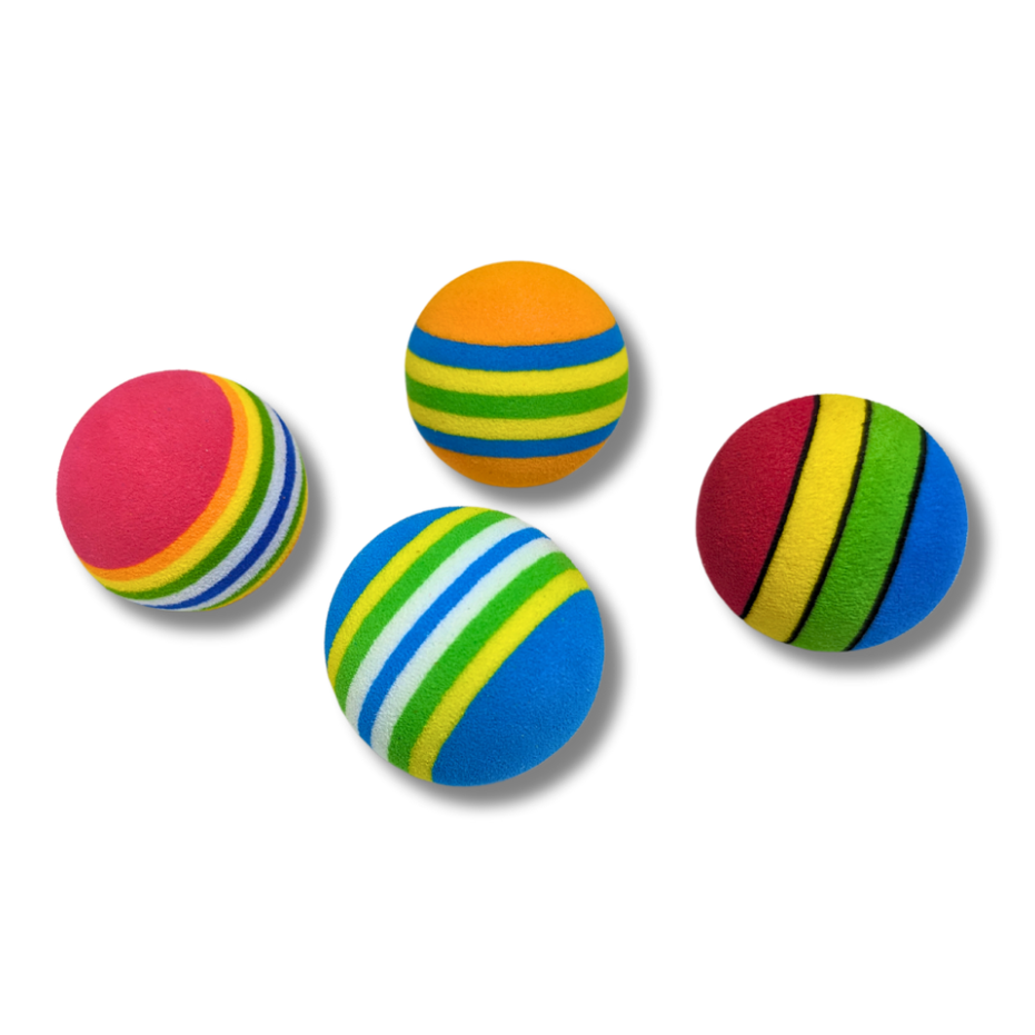 Kit com 4 bolinhas coloridas para gatos 3,5 cm, leves e macias, ideais para brincar, perseguir, estimular o instinto de caça e entreter o pet.